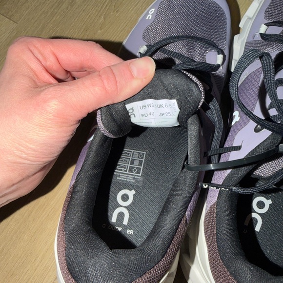 On Cloudflyer 4 Women's Shark | Pearl Size 8.5 - Picture 8 of 8